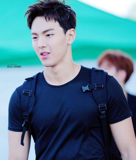 son hyunwoo shownu monbebe amino son hyunwoo shownu monbebe amino