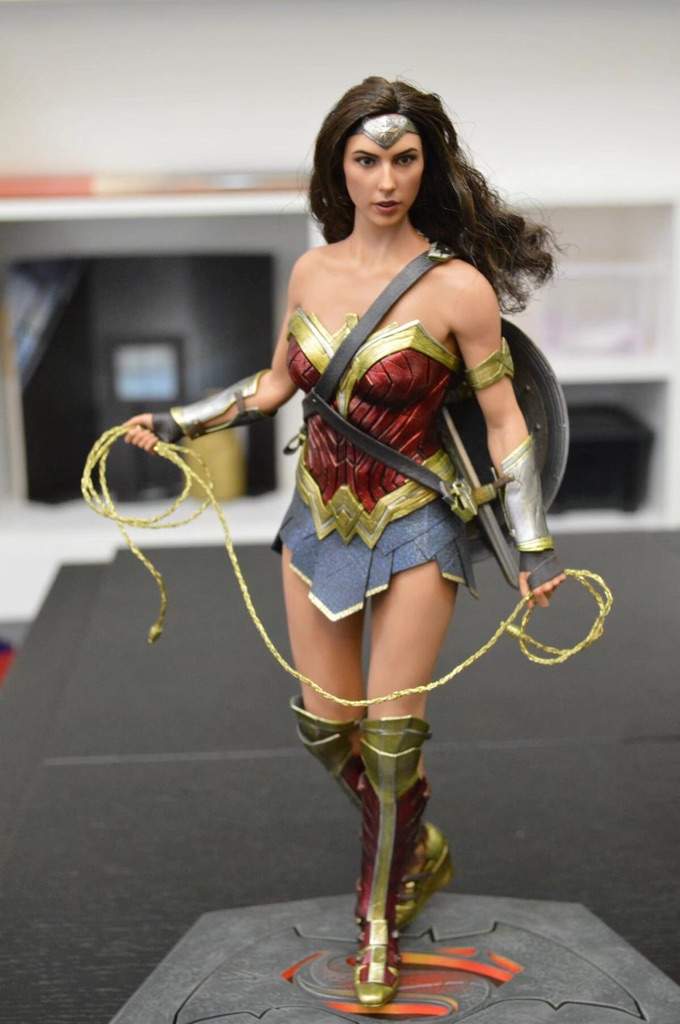 hottoys wonder woman