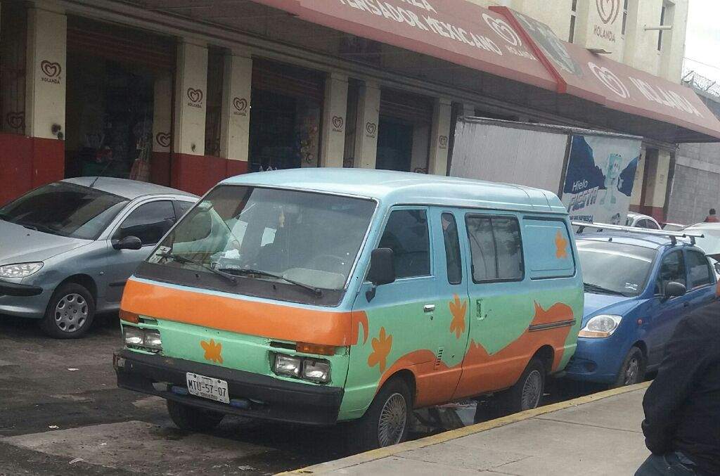 Que Cosas Vas Caminando Por La Calle Y Te Encuentras La Camioneta Del