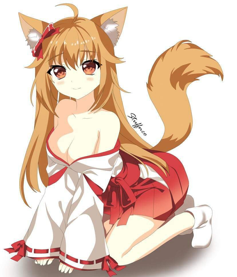 Милая лисичка с голой сисечкой фото