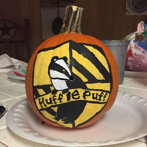 hufflepuff-pumpkin-harry-potter-amino