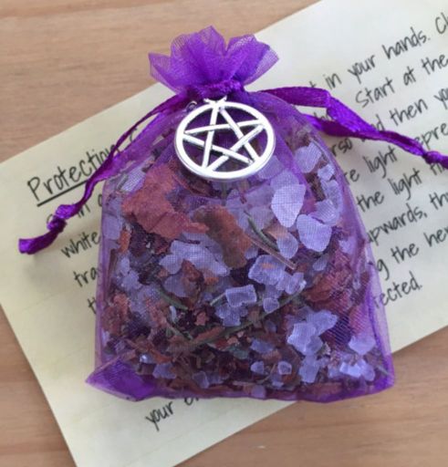 spell-sachets-pagans-witches-amino