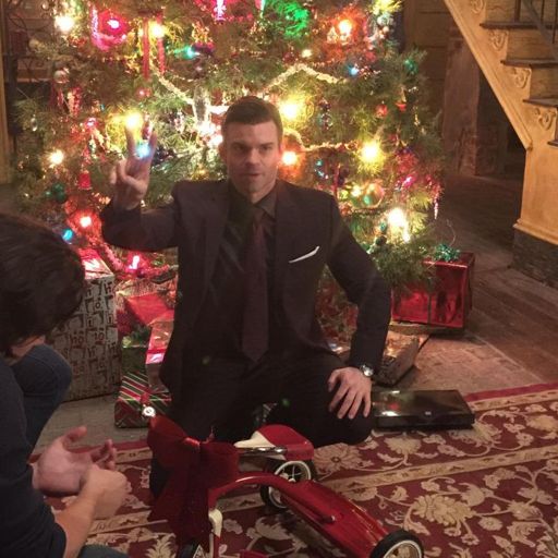 A very Mikaelson Christmas with the Salvatores TVD Amino