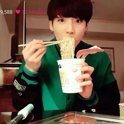 First Time Eating Ramen K Pop Amino First Time Eating Ramen K Pop Amino