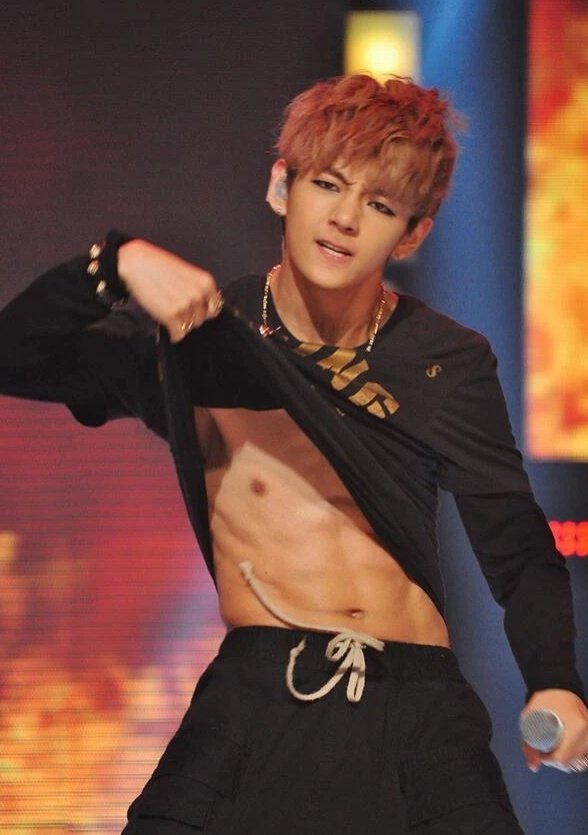 21 Heart Stopping Times BTS Members Revealed Their Rock Hard ABS Jung