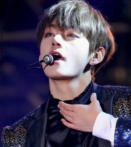 ڤي كيم تايهيونغ Wiki K Pop كيبوب Amino