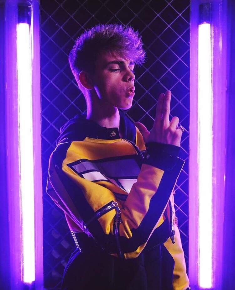 Corbyn Besson Wiki Why Don T We Amino