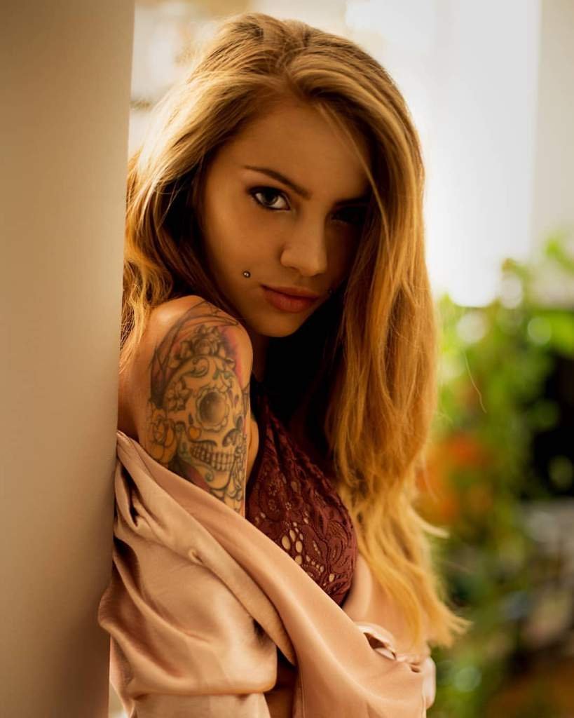 Prof. Anya Petrova | Wiki | Hogwarts Role Play Amino