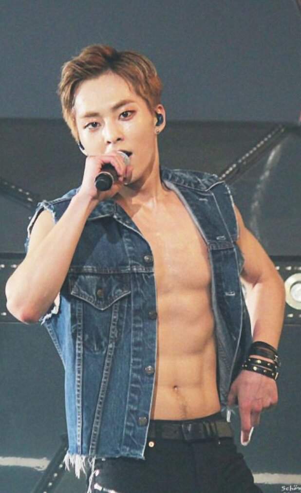 Day 7 Xiumin shirtless EXO 엑소 Amino