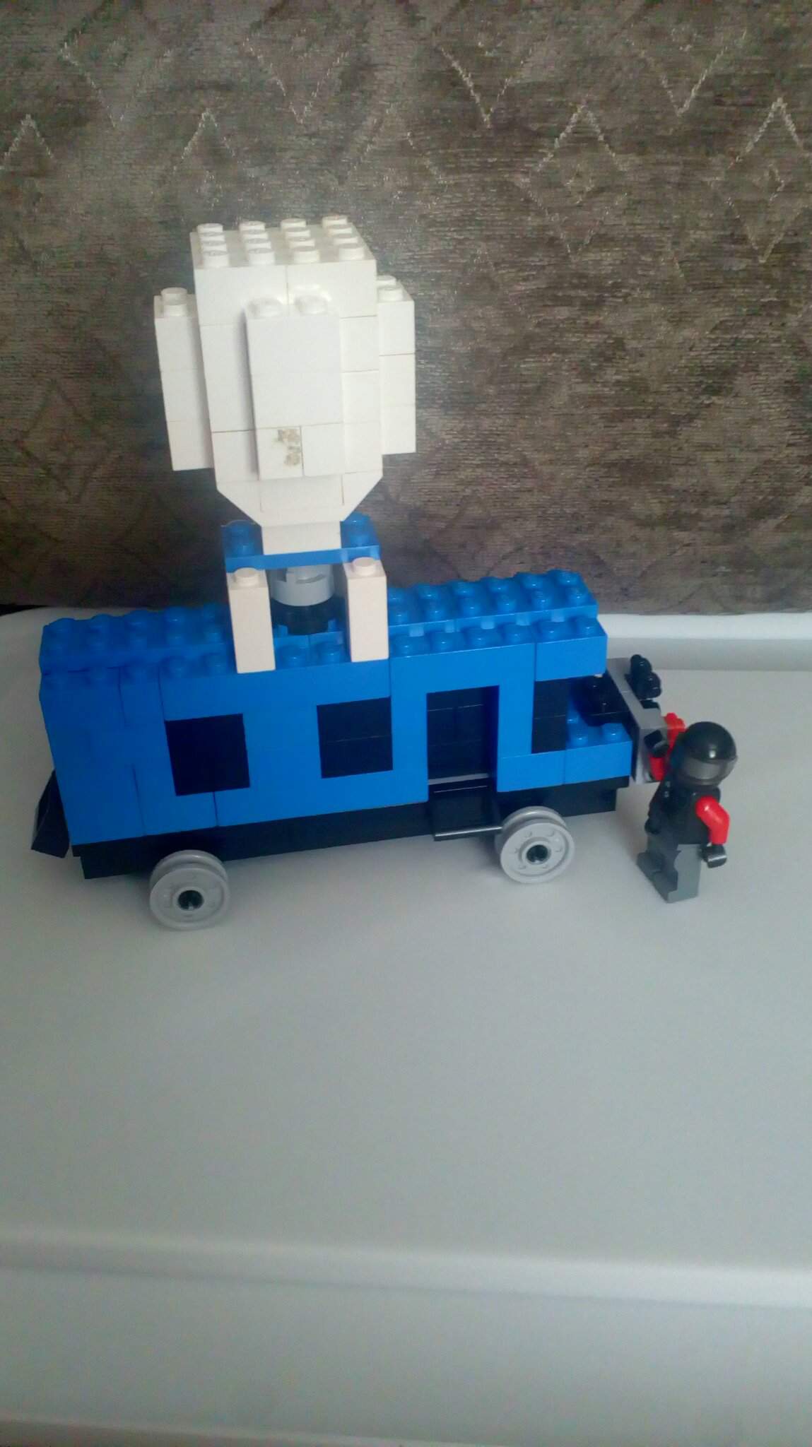 fortnite lego battle bus