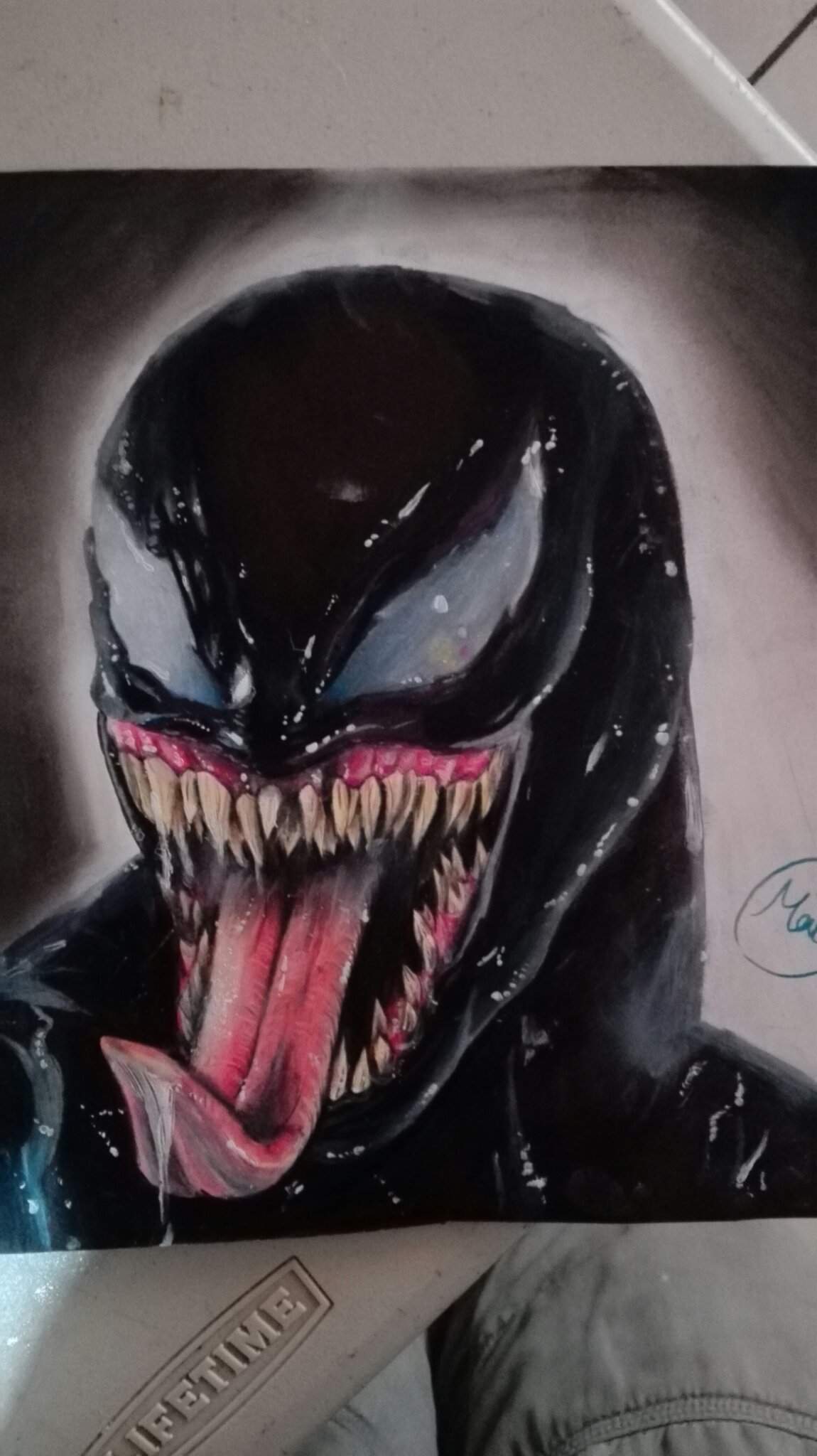 Hola amigos de arte amino hoy empeze este dibujo de venom (2018)y hoy