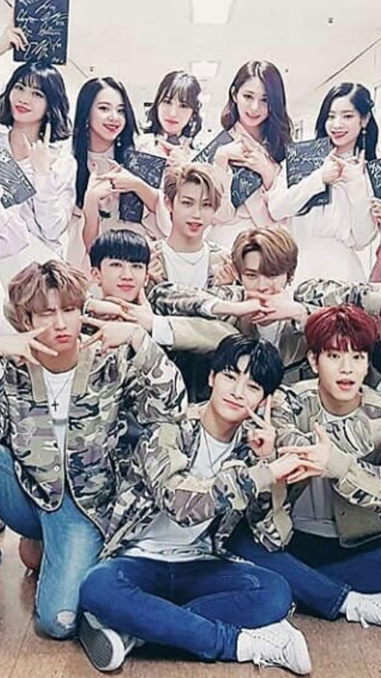 STRAY KIDS X TWICE | Stray Kids Amino