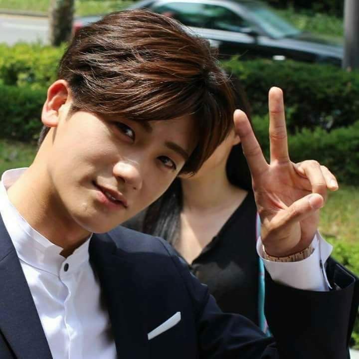 لنتعرف على Park Hyung Sik Wiki الدراما الكورية Amino