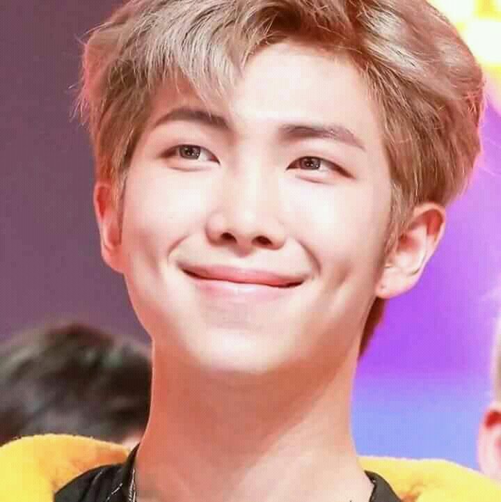 Namjoon dimples.... 💙 💙 💙 He doesn't require any effort to do this