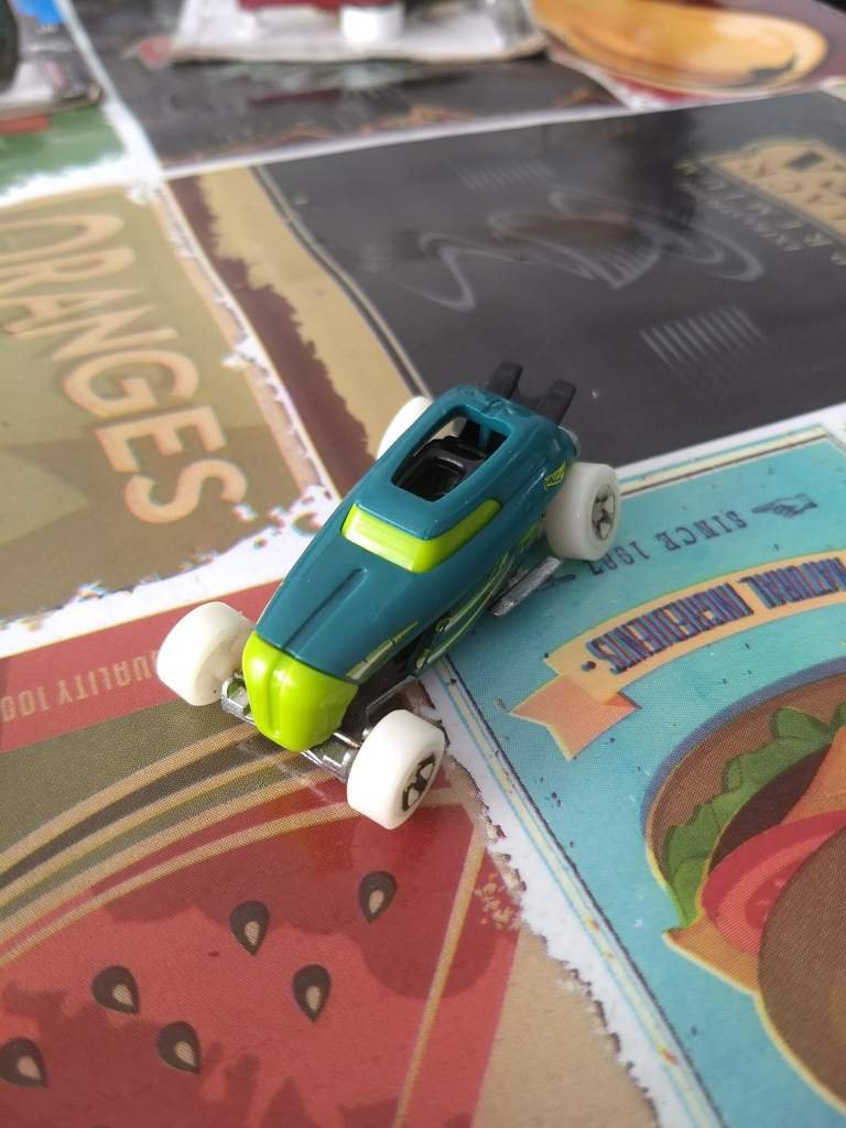 juguetes de hot wheels race off