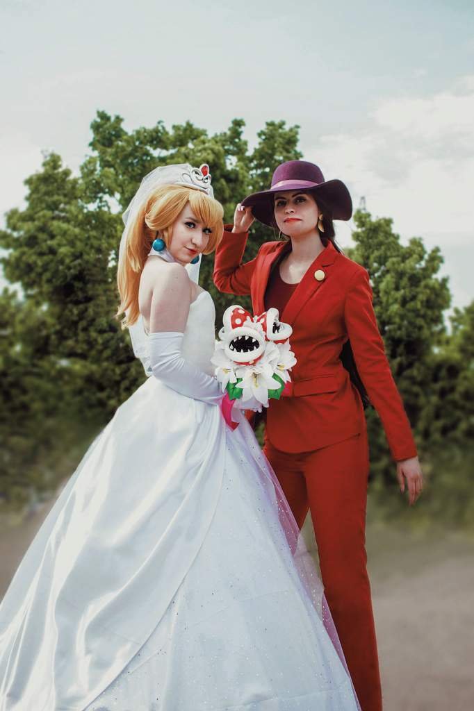 princess peach wedding dress cosplay