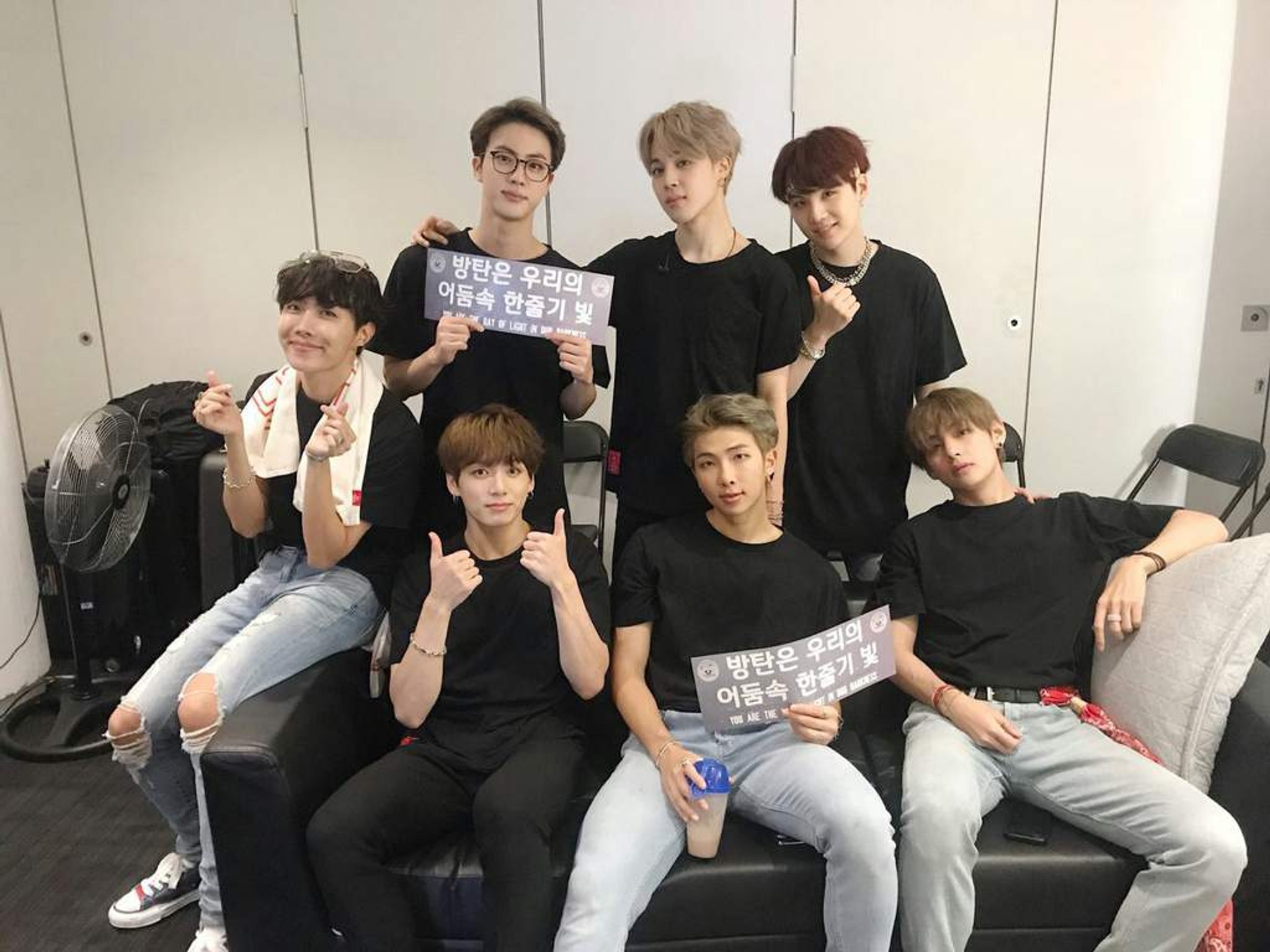 BTS WORLD TOUR 'LOVE YOURSELF' IN LONDON (O2 ARENA) D2