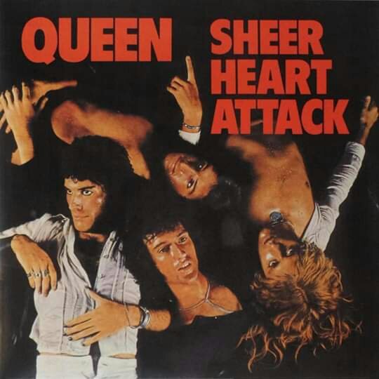 HÁ 44 ANOS ERA LANÇADO SHEER HEART ATTACK O 3 ALBUM DA BANDA!!!! QUEEN 👑 Amino