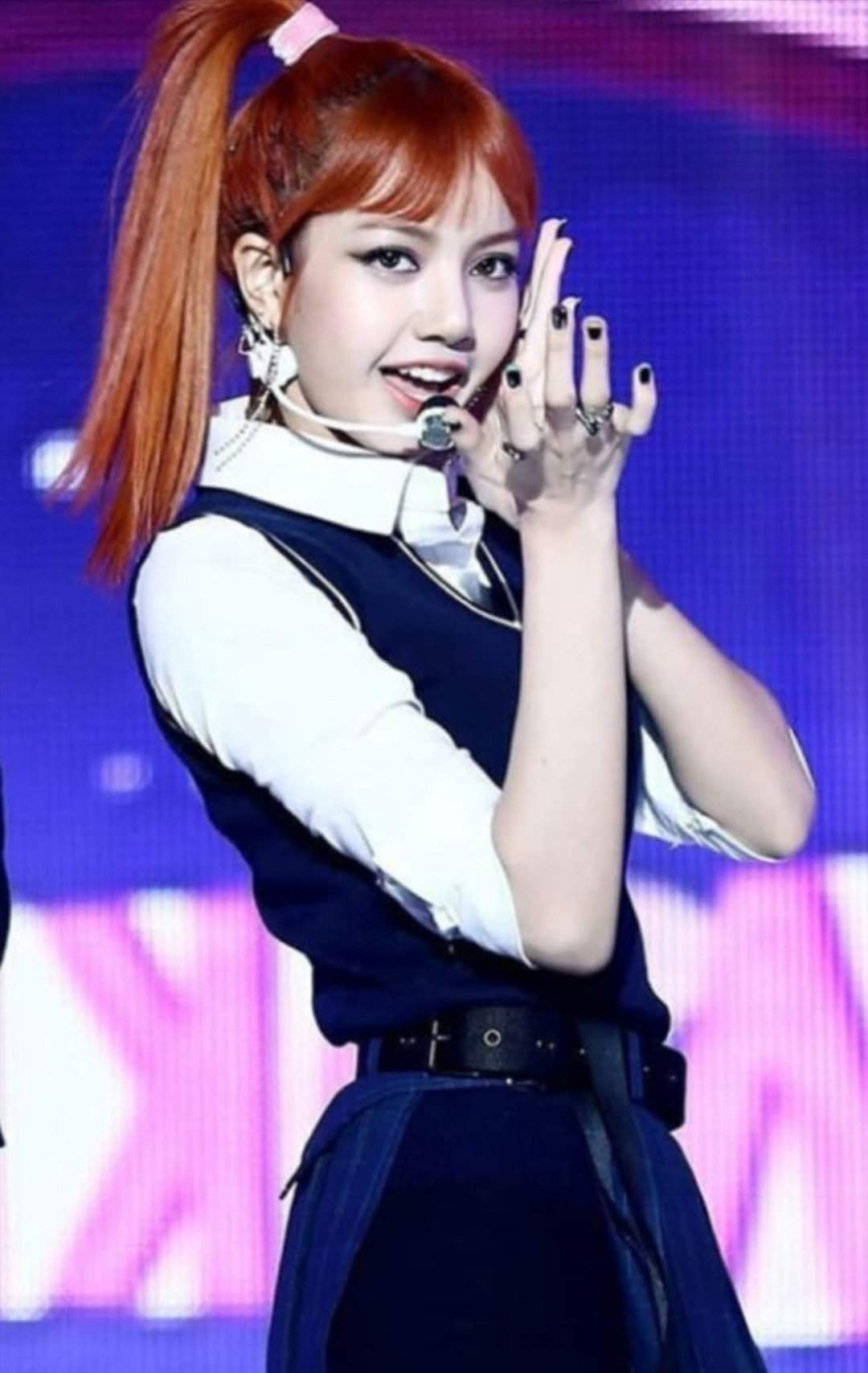 Blackpink Lisa Magyar K Pop Amino Amino