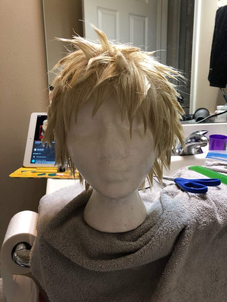 wig styling spikes