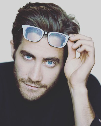 young jake gyllenhaal glasses