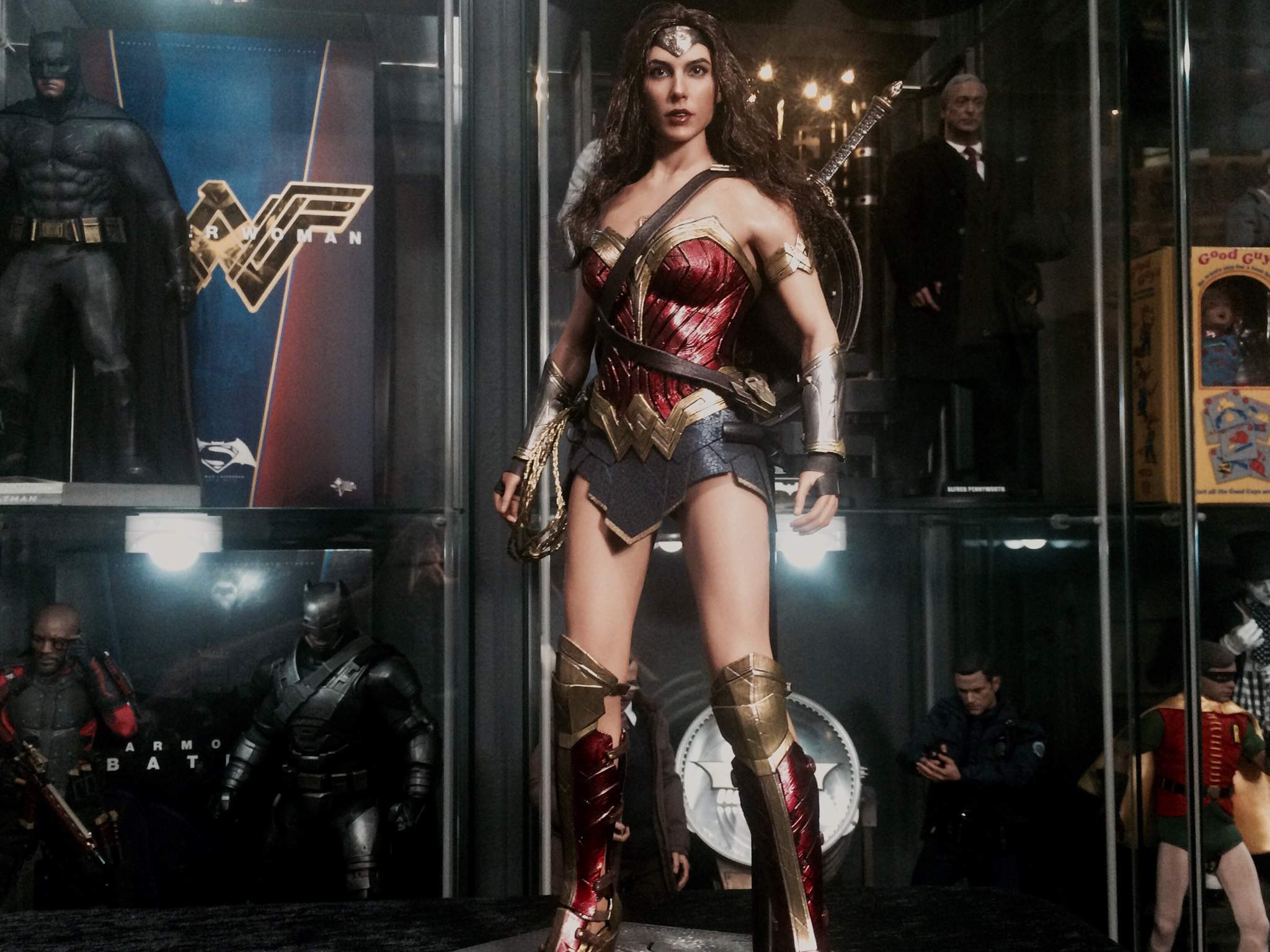 hot toys wonder woman batman v superman