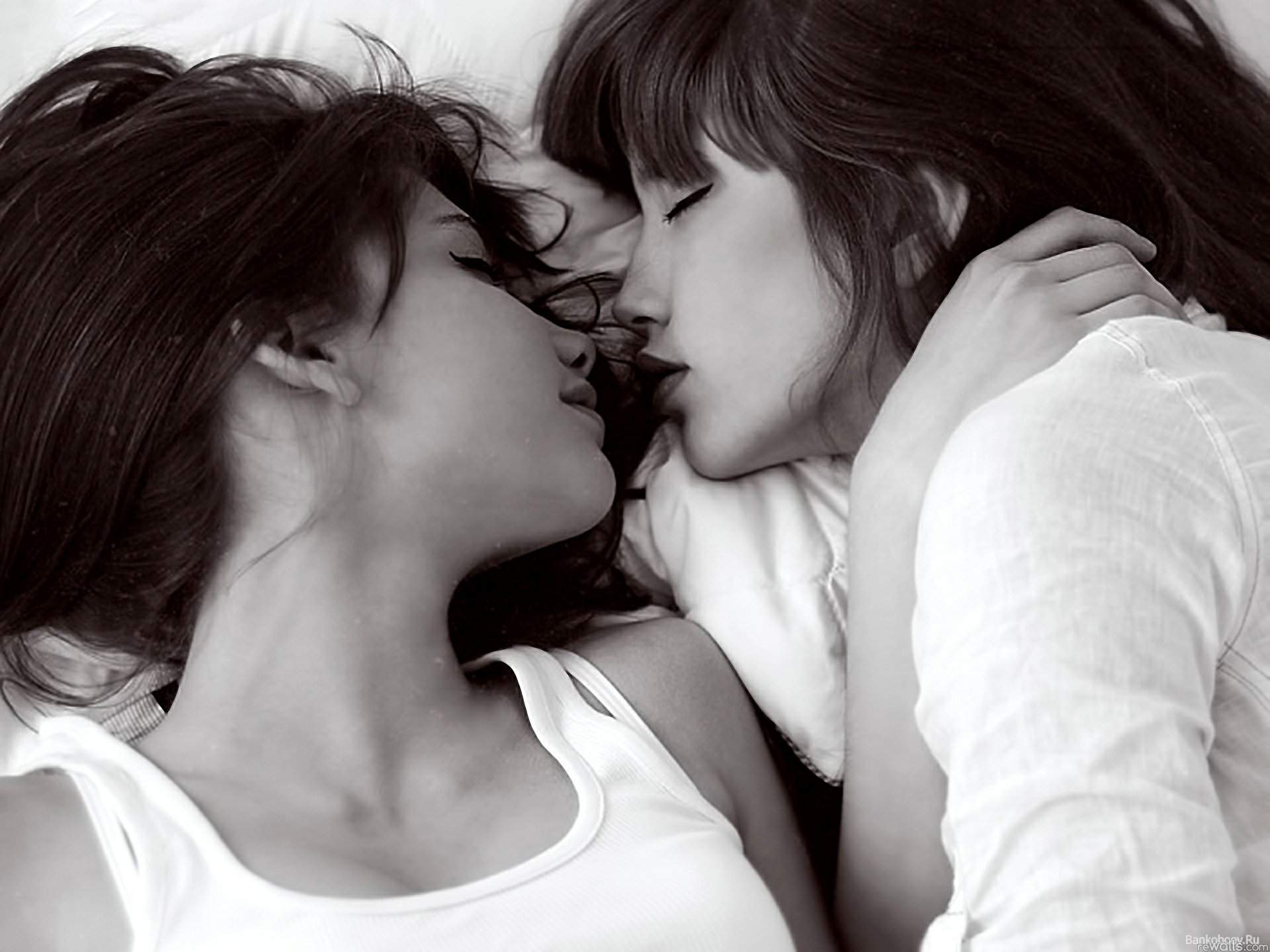 Lesbian petit teen strapon kissing tube