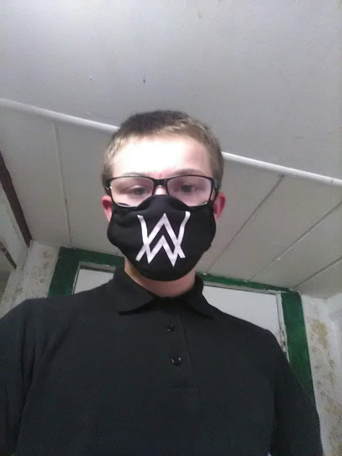 I Only Wear The Mask Because Im Hiding My Face Because People Say My Face Is Ugly And 2nd Is Because Im A Walker Im Tired Of Being Bullied All The Time