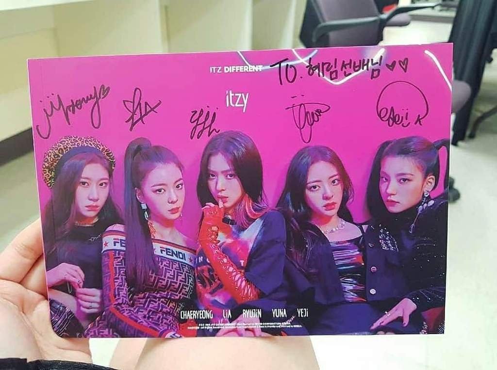 Автографы ITZY | ITZY | JYP (RUS) Amino