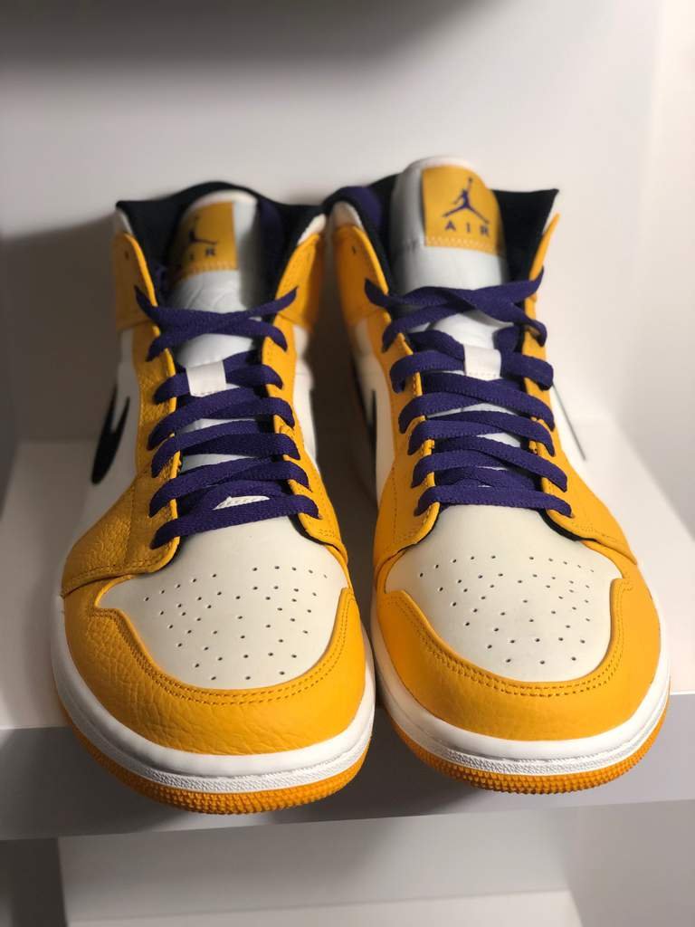 jordan 1 lakers