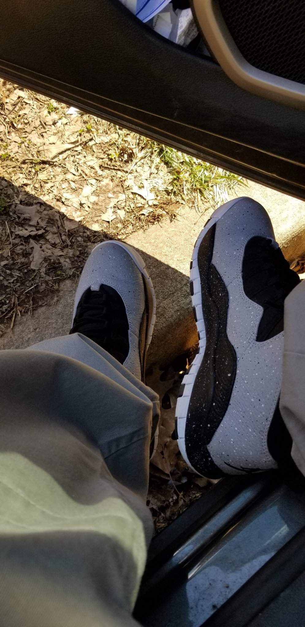 cement 10s on feet