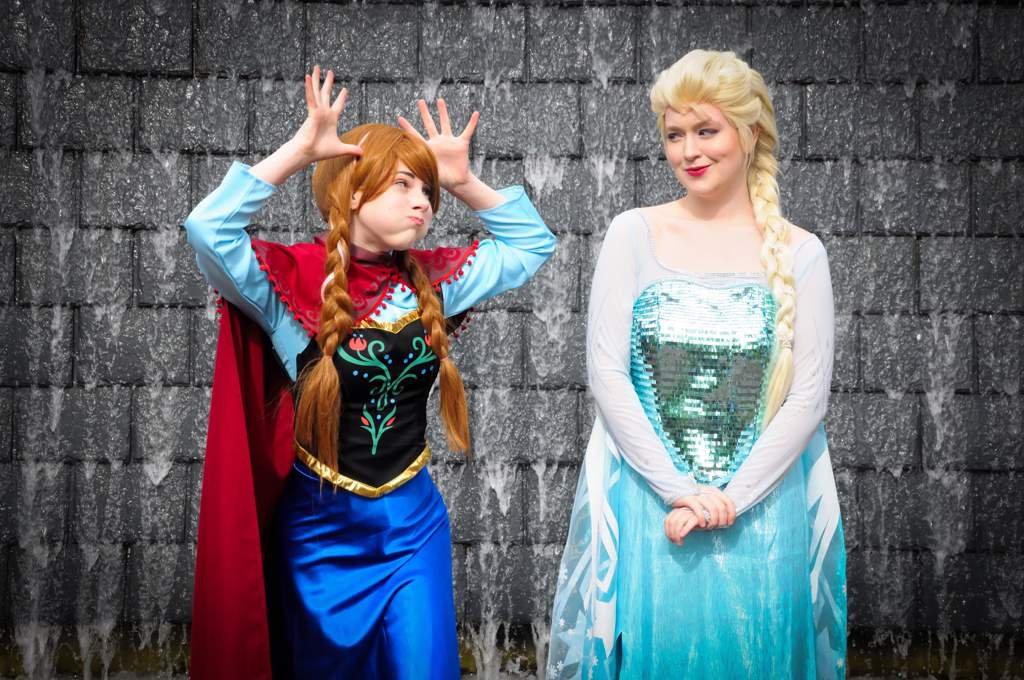 frozen cosplay anna