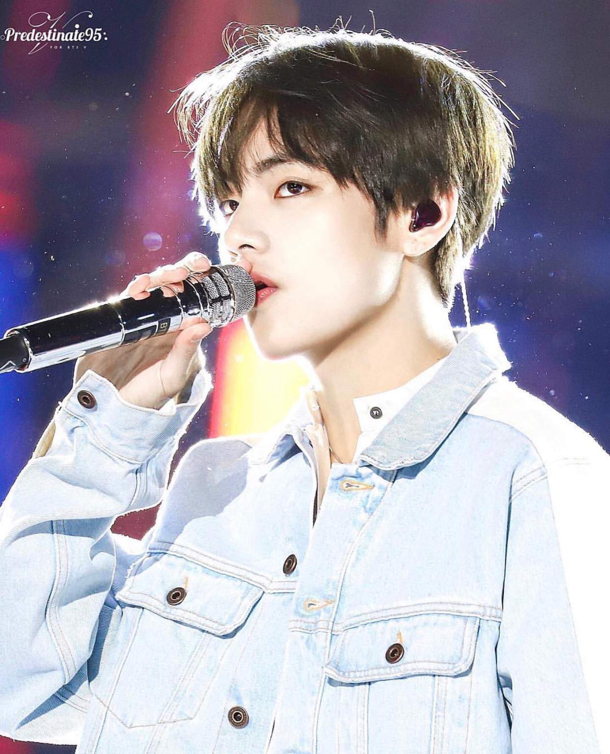 Taehyung At SBS Super Concert 2019 💙 | Kim Taehyung Amino