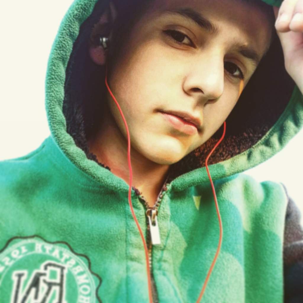 Ryan ^^ Wiki Otaku Singles Amino