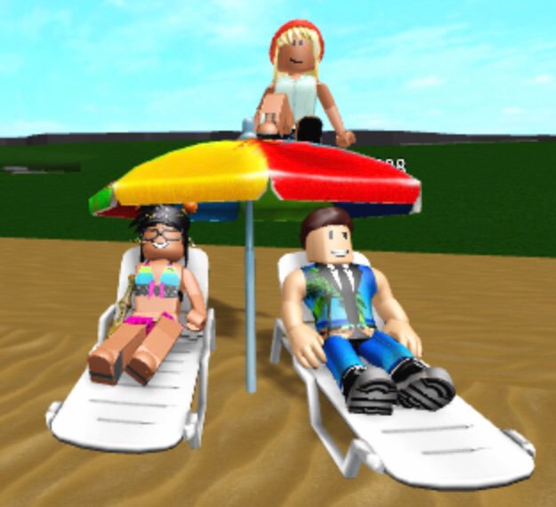 With My Cousins At The Beach On Bloxburg Roblox Amino