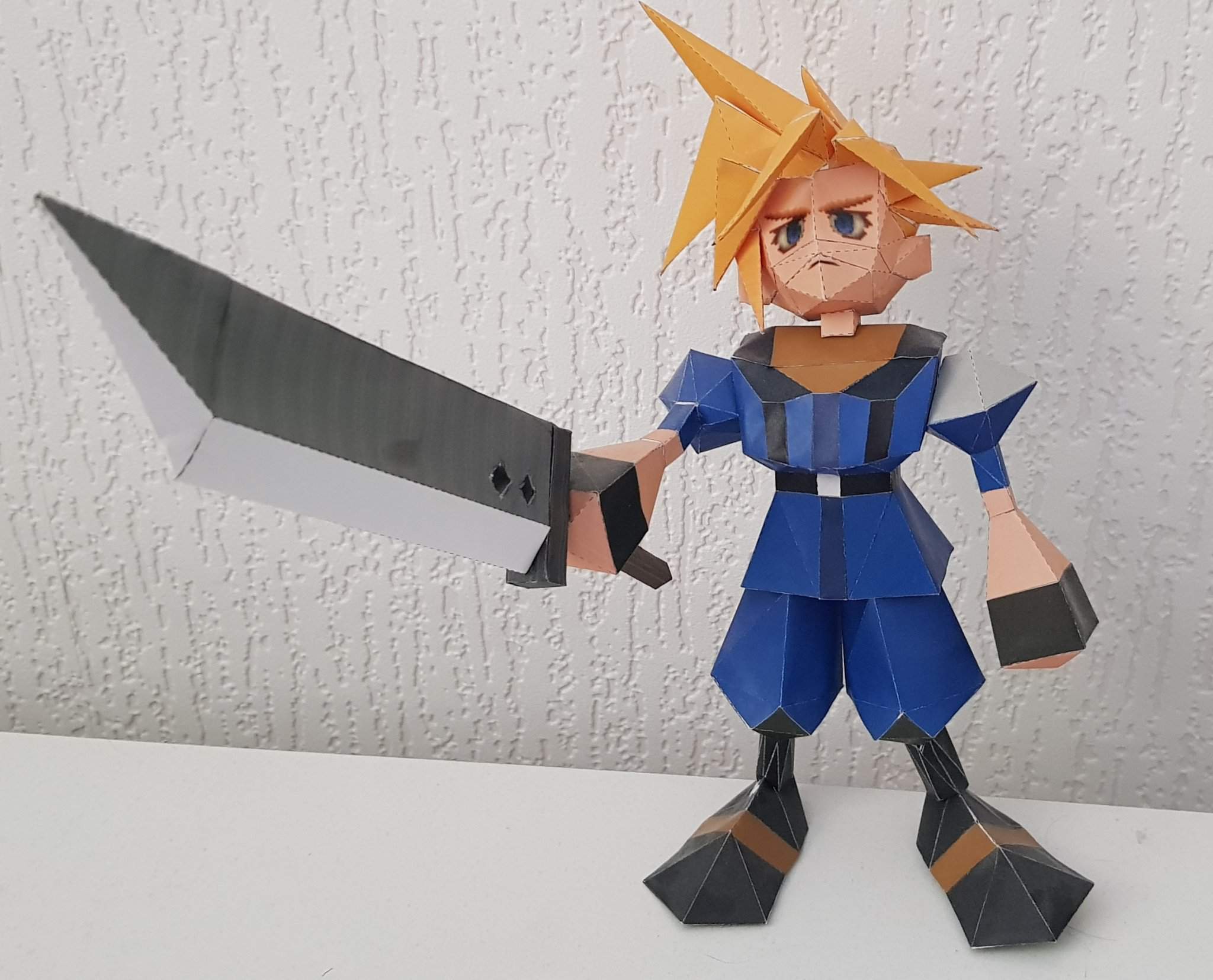 Cloud Papercraft Final Fantasy Amino