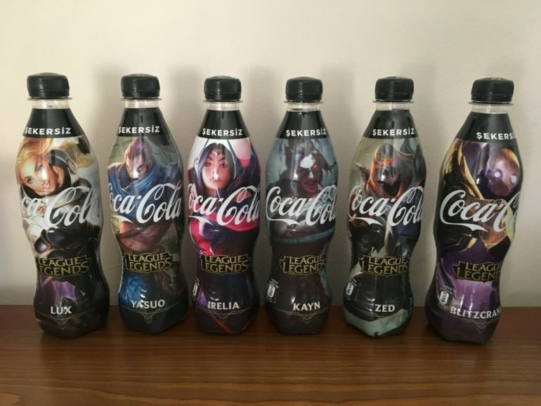 CocaCola lanzó botellas temáticas de LoL League of Legends en