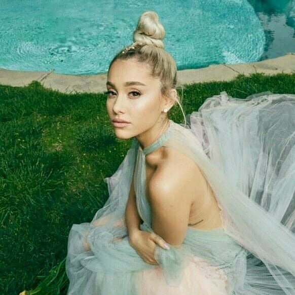 Ariana And The Planet 🌎 Wiki Ariana Grande Amino 2954