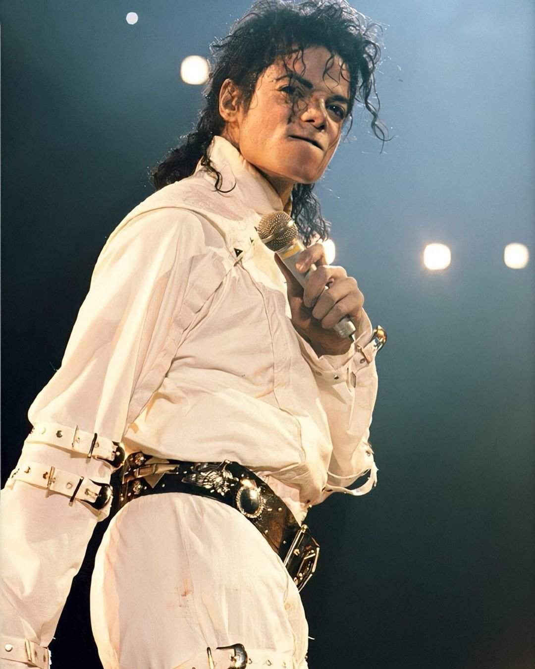 Top 10 Favorite Michael Jackson Outfits | Michael Jackson⠀ Amino