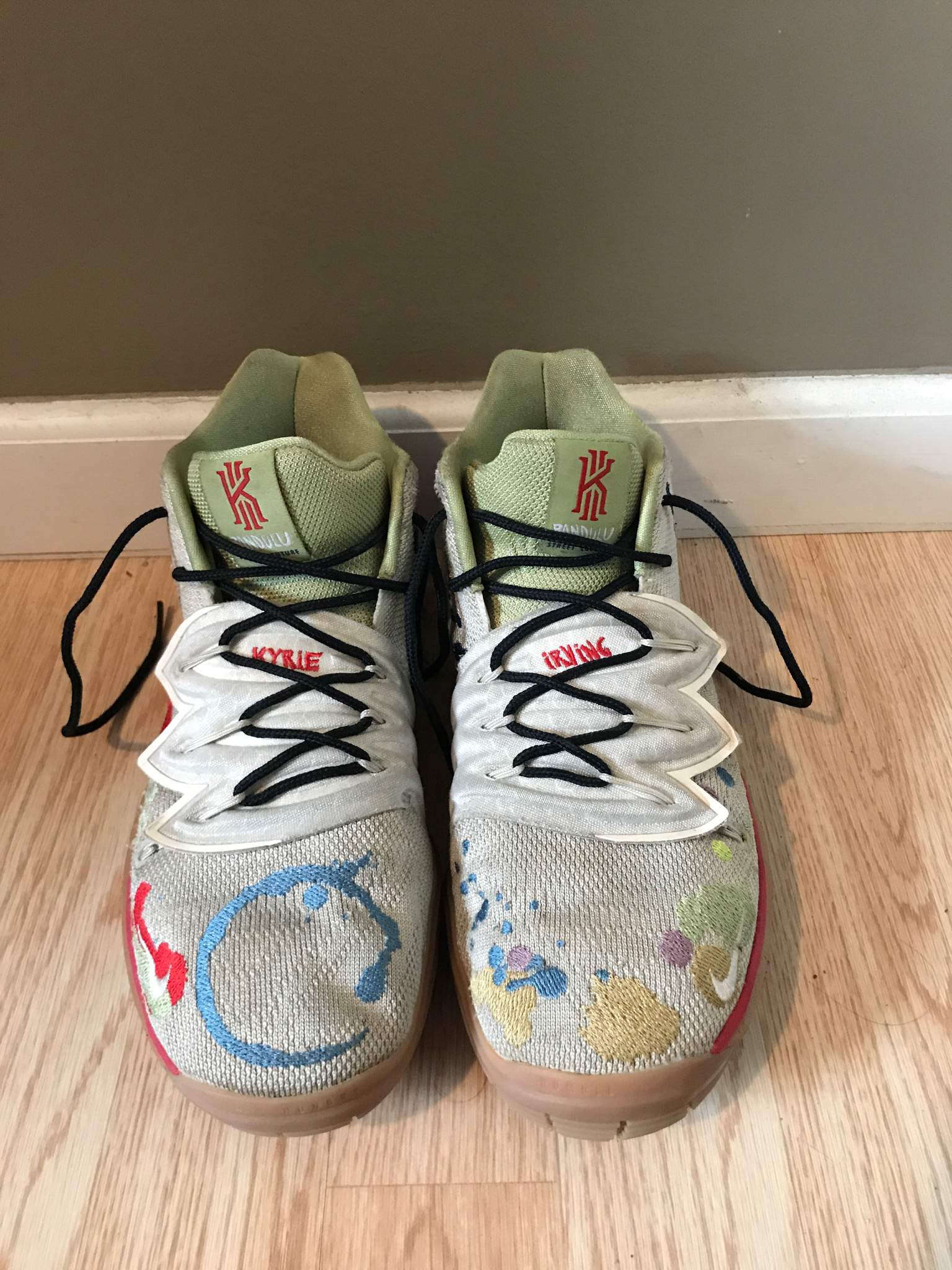 kyrie 5 laces