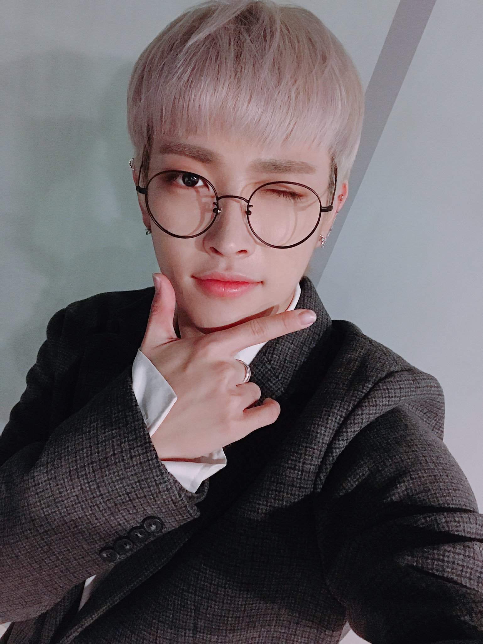 Kim Hongjoong 김홍중 Wiki Ateez 에이티즈 Amino Amino