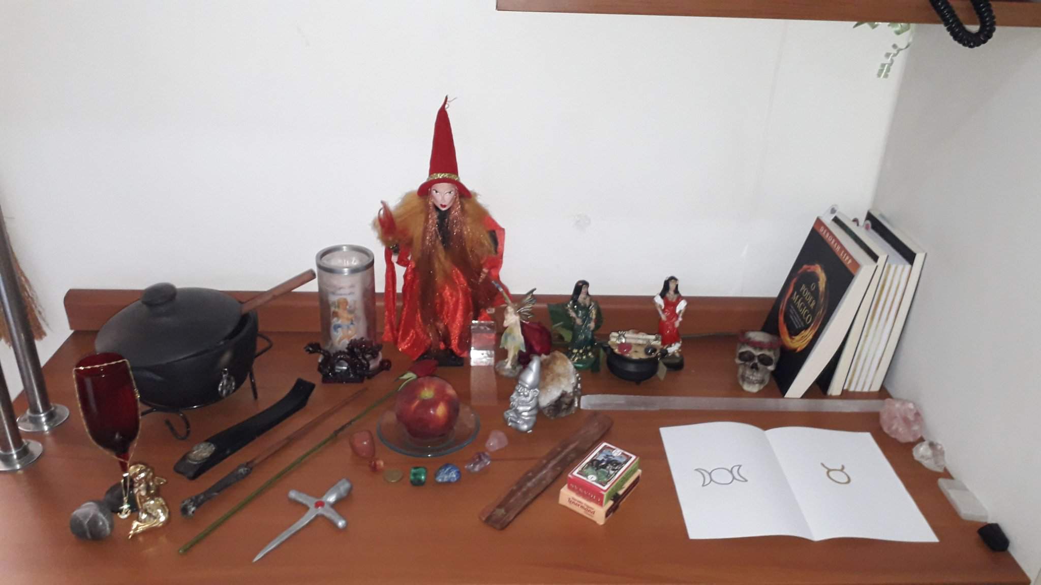 Como começar um altar Wicca Bruxaria Amino