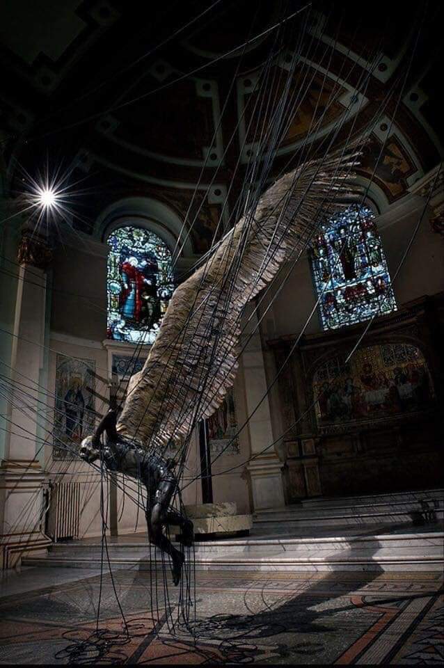 Est Tua De L Cifer Localizada Na Igreja Sant Ssima Trindade Marylebone