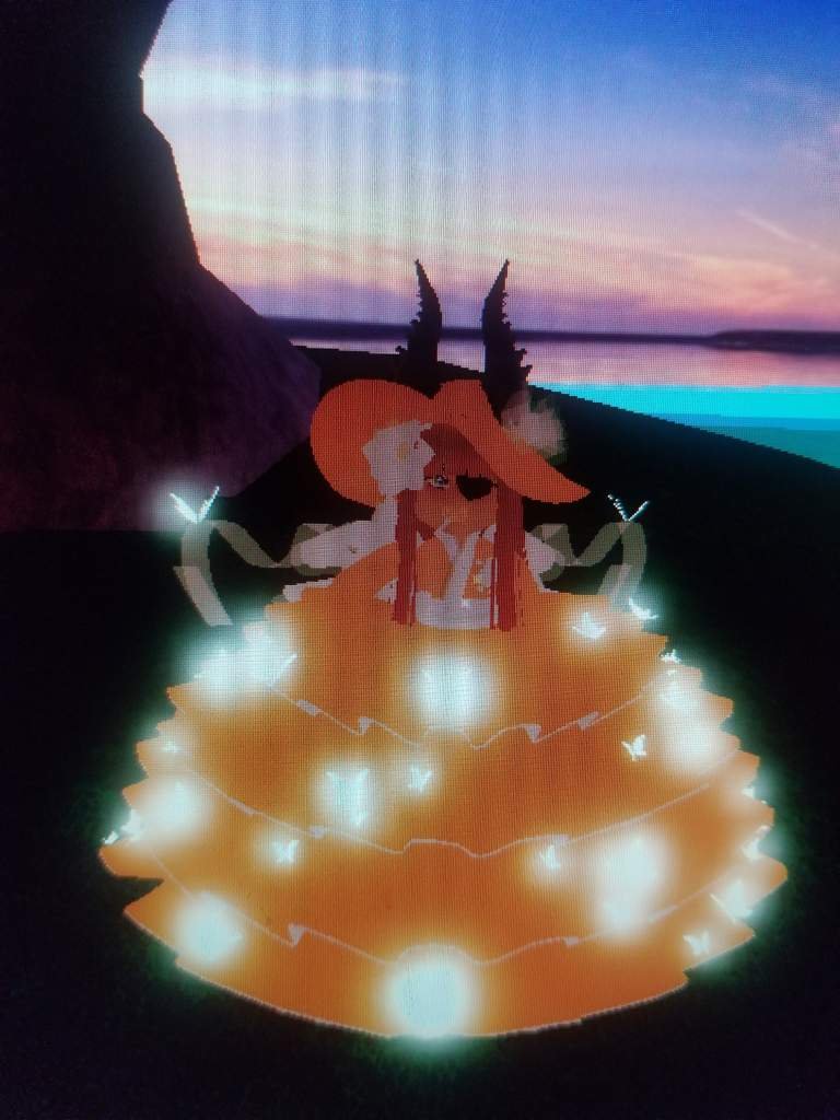 Royale stroll in the garden RoyalHigh Amino