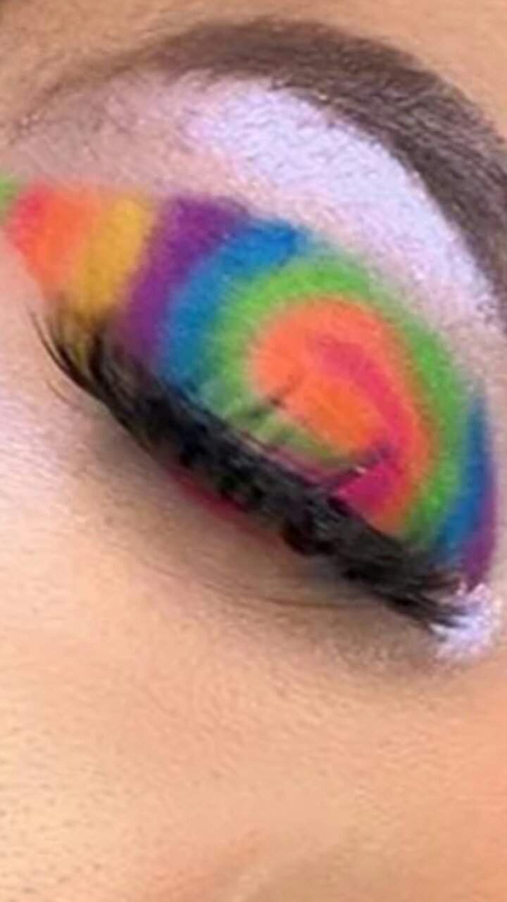 💛💚💙💜 Wiki Makeup Amino