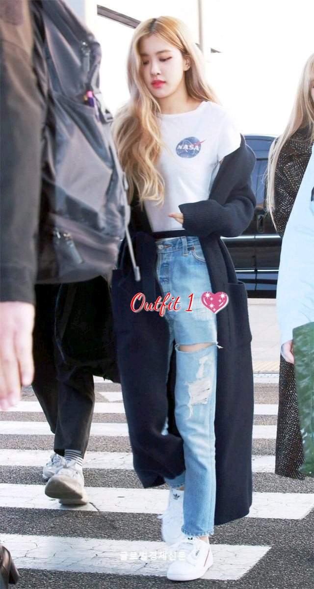 rose outfit airport