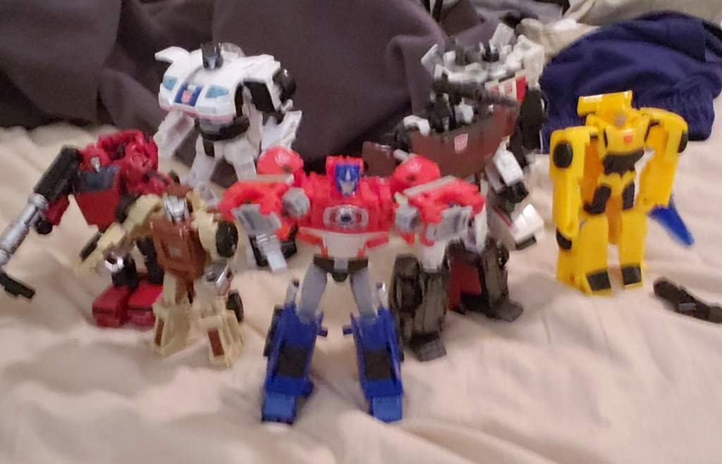 Transformers Cyberverse deluxe class Optimus Prime Dank Memes Amino
