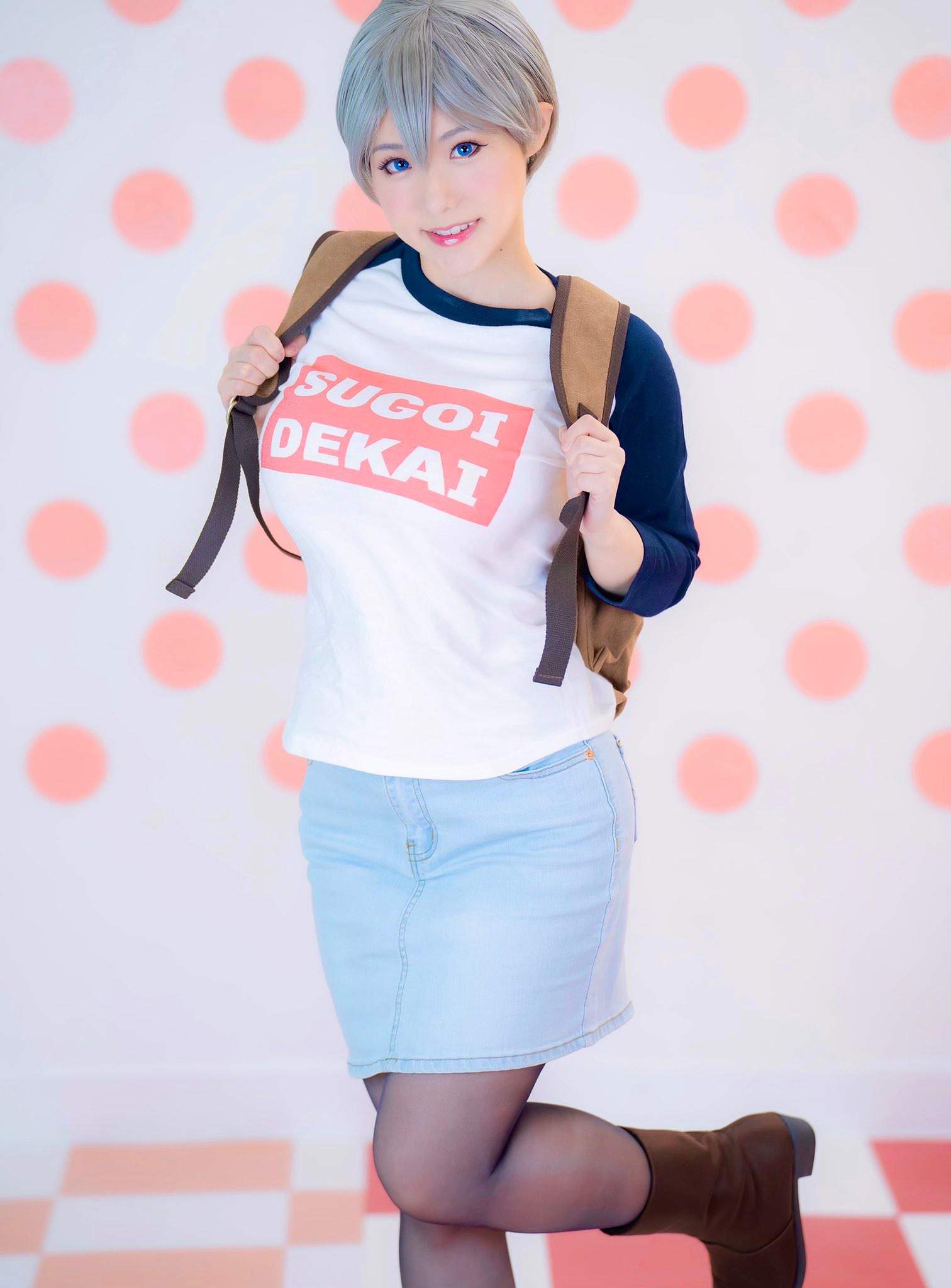 Shibuya Kaho cosplaying as Hana Uzaki of “Uzaki-chan Wants to Hang Out