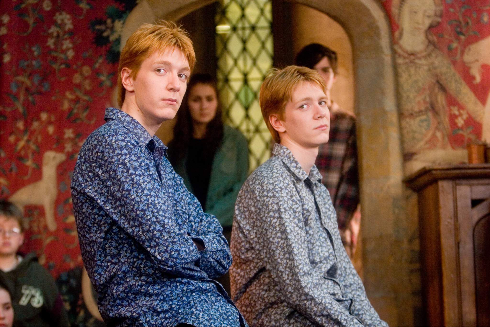 Fred & George Weasley Harry Potter Amino.