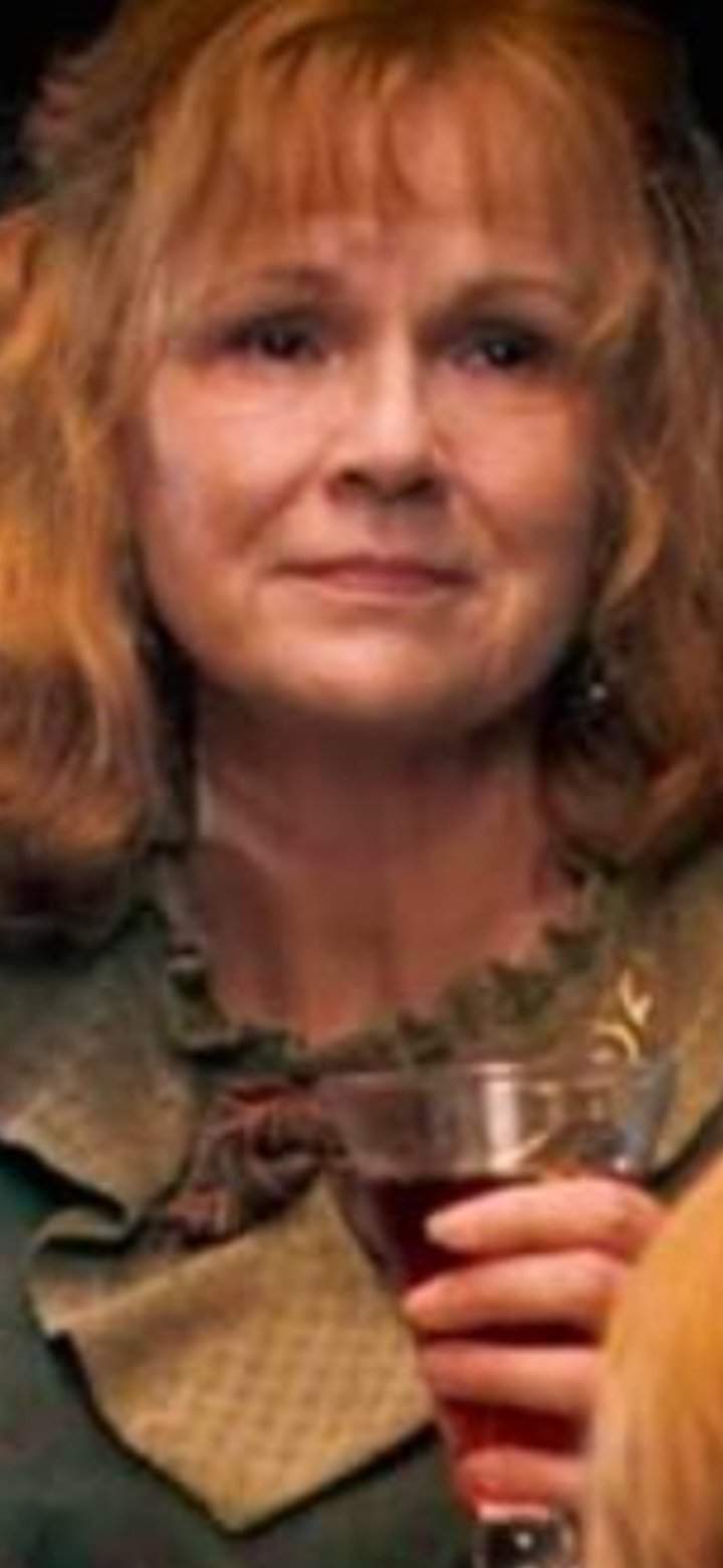 Molly Weasley | Wiki | Harry Potter Amino